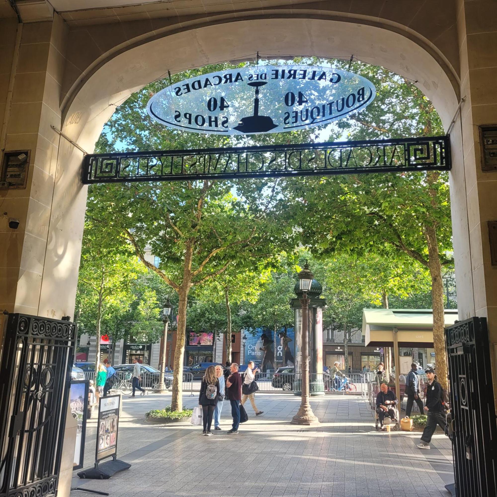 Bel Appartement Champs Elysees Avec 2 Chambres Paris Bagian luar foto